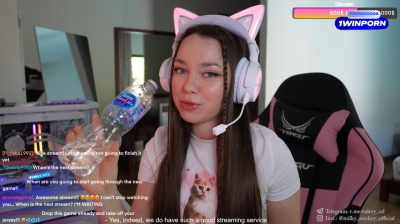 Naked streaming on Twitch จับเย็ดน้องสาวดาวทวิต เอวีฝรั่ง